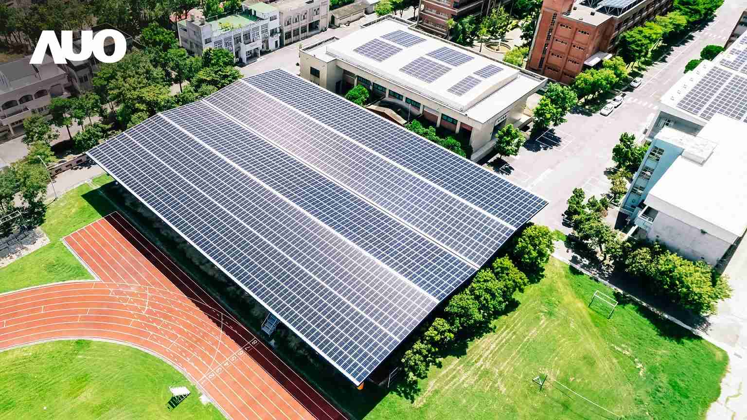 CG电子SunSteel光电整合型浪板具备快速安装、、、轻量化优势，，，可提升15%发电效能，，，通过国际IEC与台湾VPC认证安全、、、防漏、、、、耐候标准